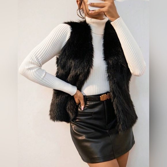 Faux Fur Vest - Picture 2 of 7